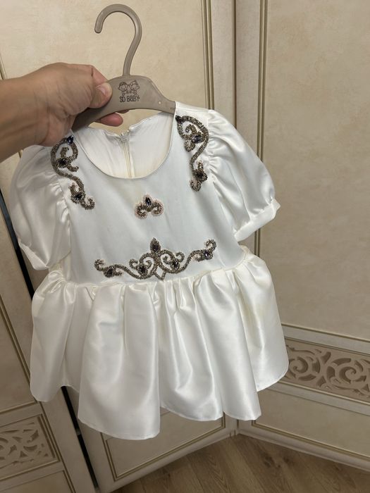 Продается платье для девочки