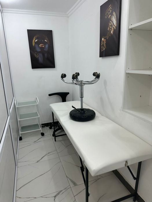 Для парикмахерской мебель