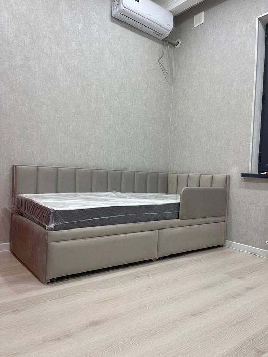 Угловая мягкая кровать