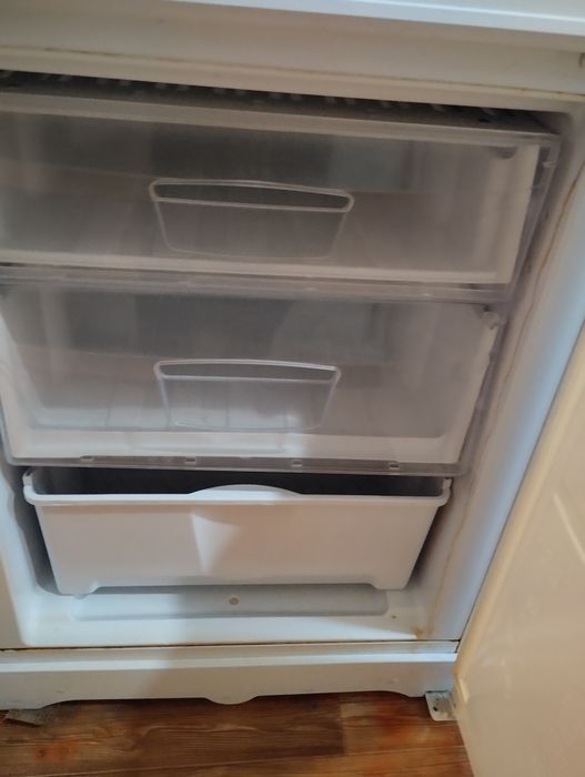 Холодильник Indesit