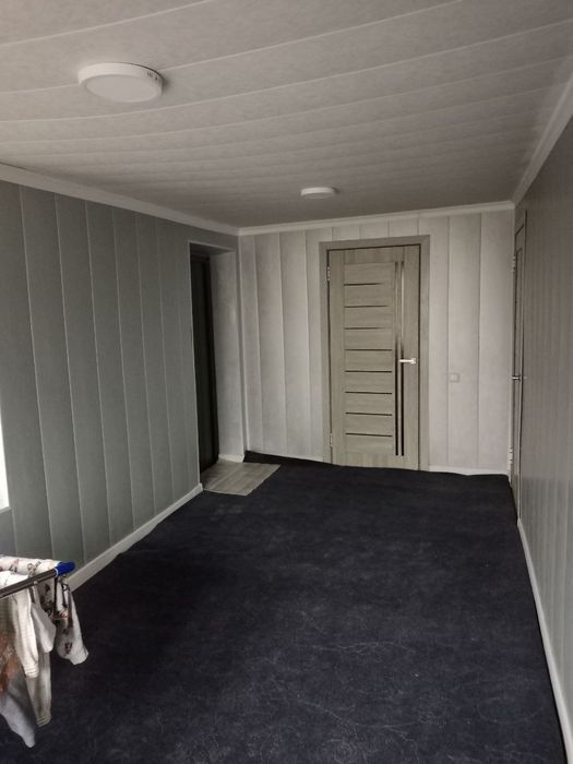 Уй сотилади Таваксай РТС Бустонлик район. 3 сотик 4 та хона 32500$