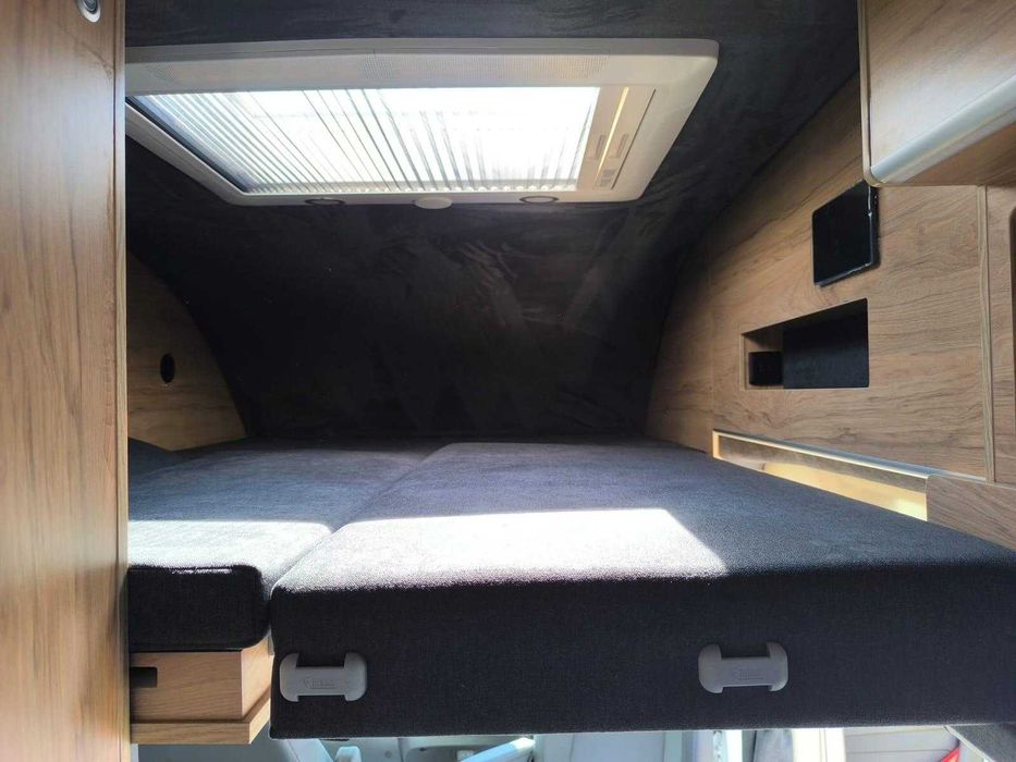 Autorulota CamperVan Premium Globe Traveller VoyagerZ-automat 4 locuri