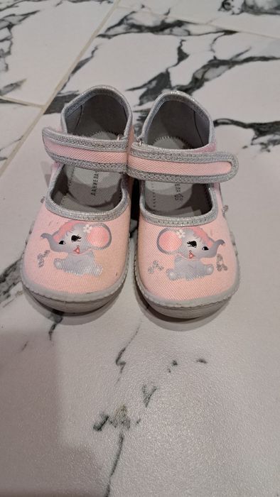 Детски пантофи за момиче