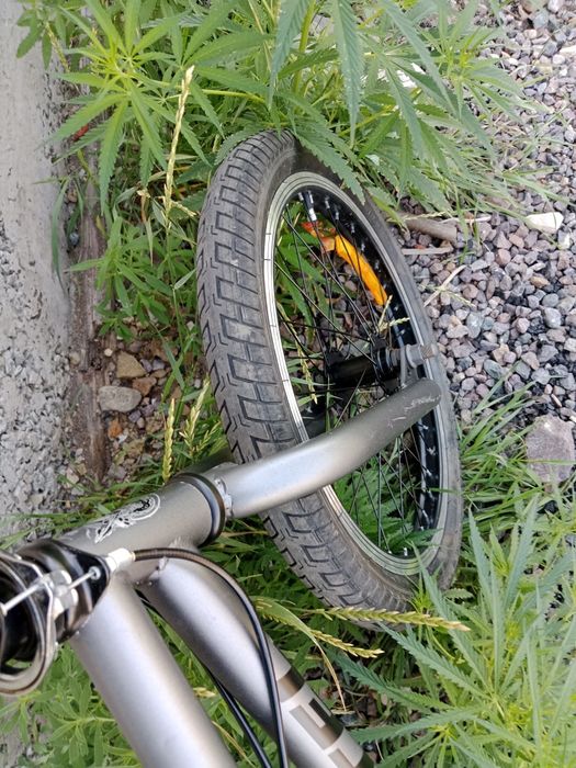 Продам велосипед BMX срочно