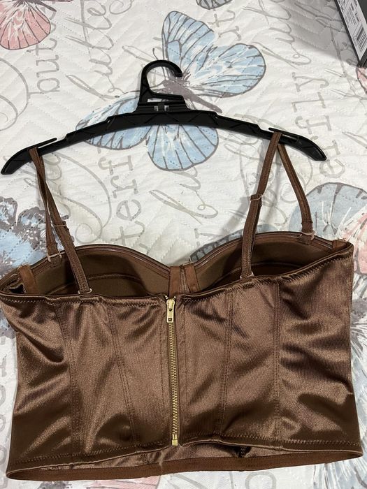 Къс елегантен топ