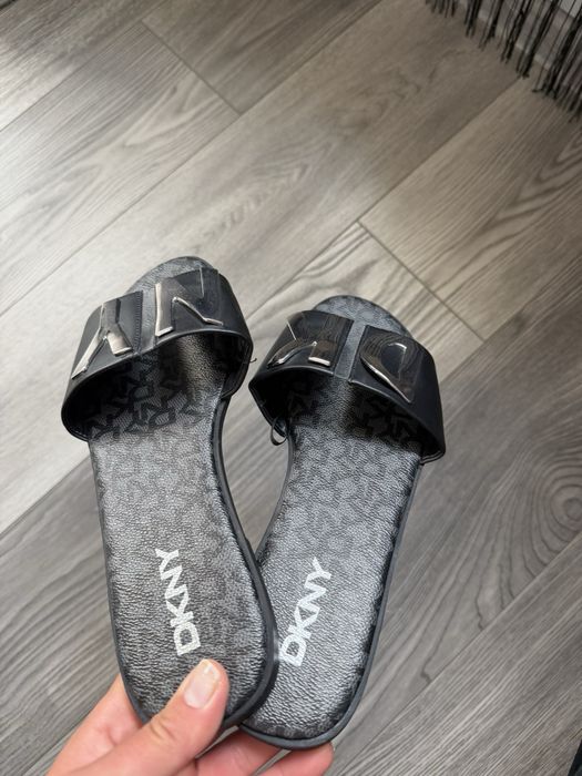 Летни Чехли DKNY
