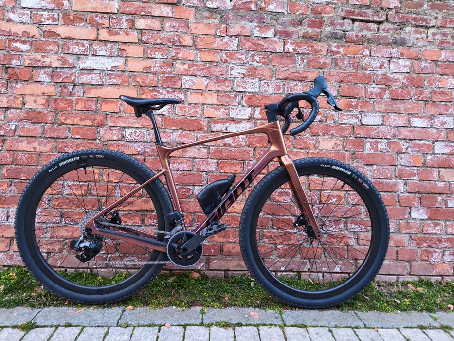 Bicicleta  Gravel  Full  Carbon  GIANT  REVOLT  ADVANCED  1  PRO  !! 2025  ! 2 x 12 Axs