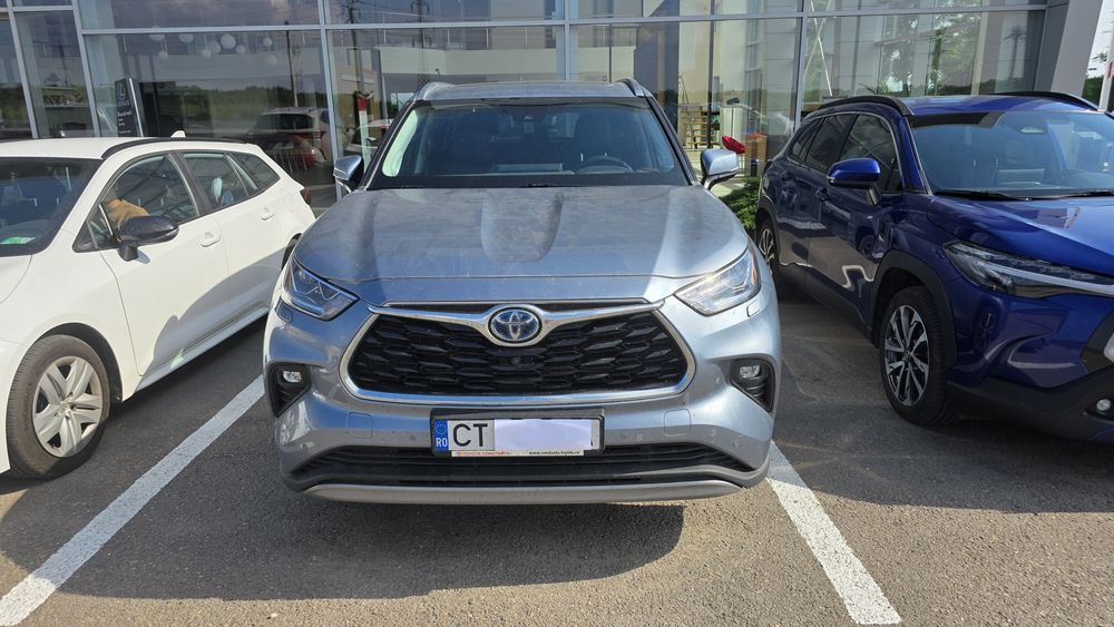 TOYOTA Highlander