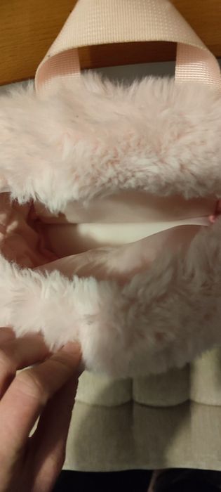 Rucsac mini pufos roz pastel - Super drăguț!