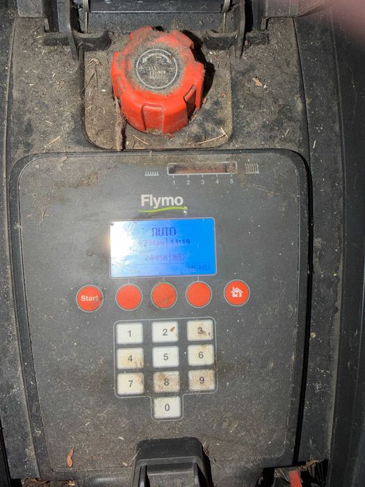 Робот-косачка Flymo 1200 R, до 400 кв. м. дворове