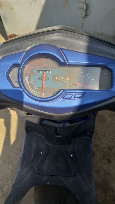 Продаётся скутер 150 кубовый