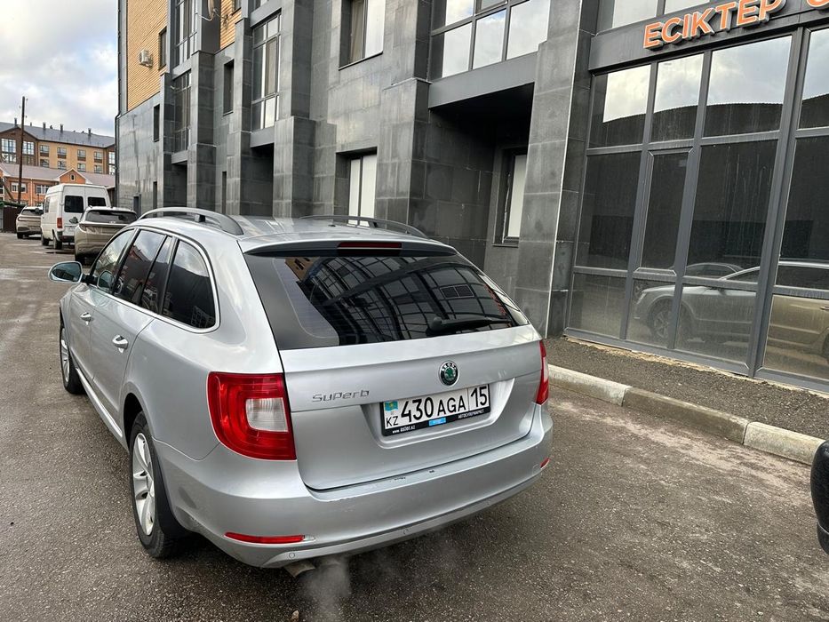 Продам автомобиль Шкода Суперб В6 Универсал