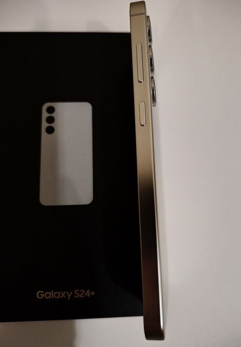 Samsung Galaxy S24 plus