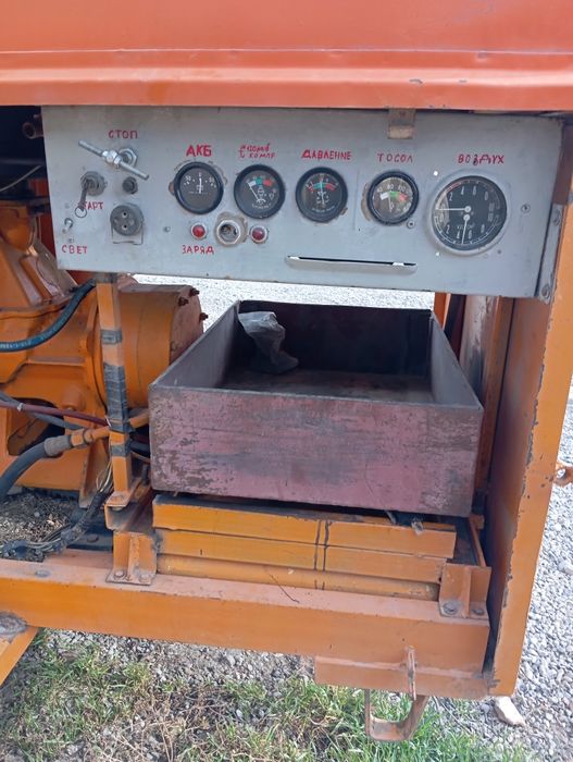 Продам Винтовой компрессор на шасси.