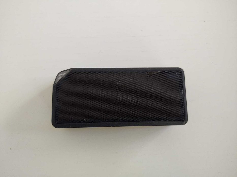 Продавам светеща bluetooth тонколонка