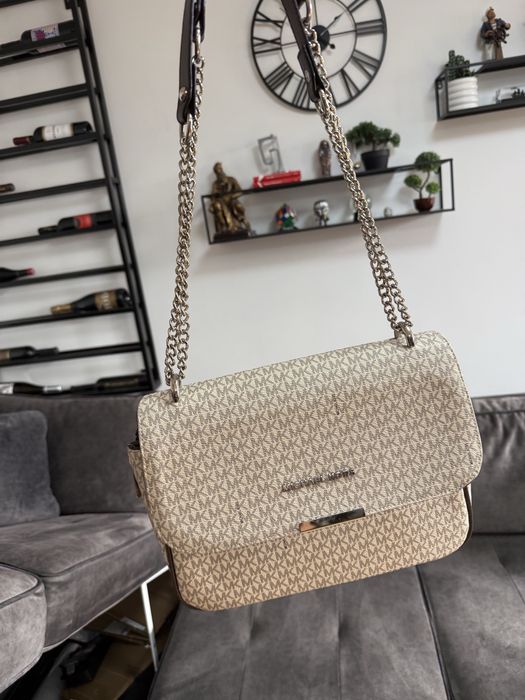 Дамска чанта Michael Kors .