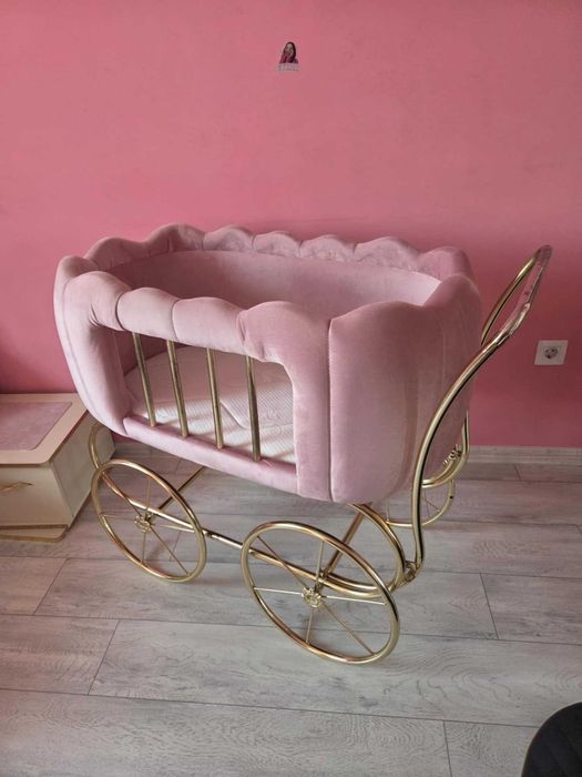 За вашата малка принцеса бебешко креватче  + балдахин + играчка