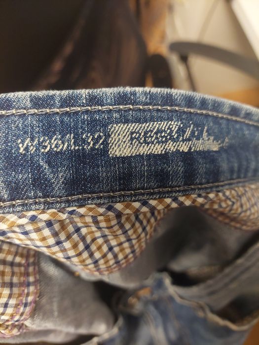 Blugi rupți mărimea W36/L32