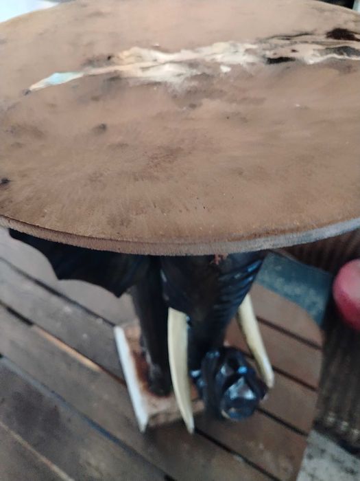 Маса, слон, дърво, 70смвисочина,40см плот