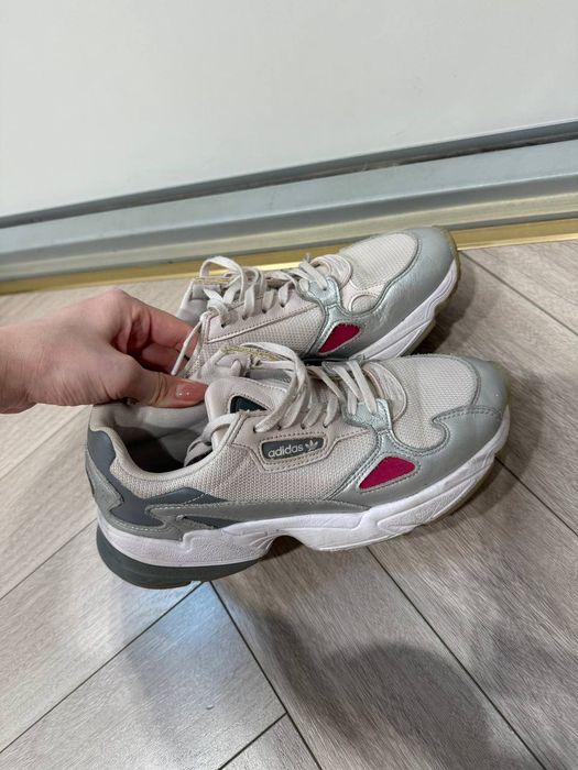 Кроссовки Adidas