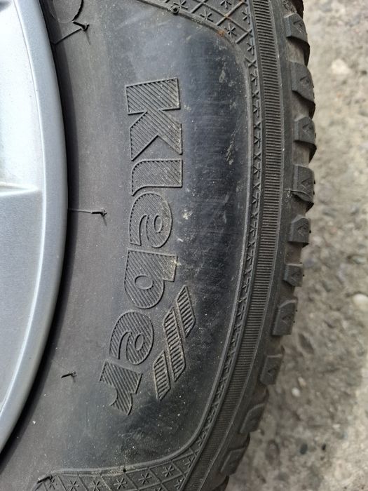 Jante tablă 15" cu cauciucuri de iarnă