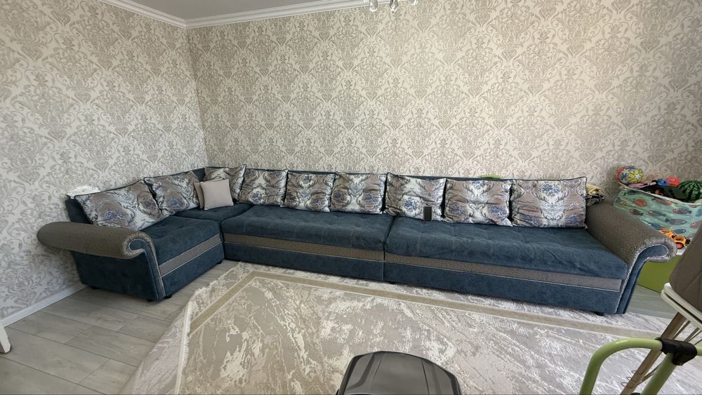 Диван угловой б/у