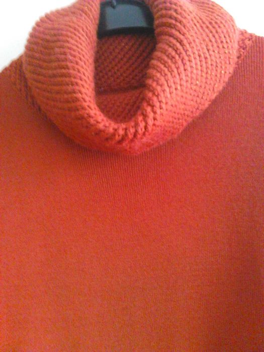 Неносено поло,  цвят керемида  Размер S- M