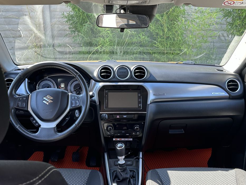 Suzuki Vitara 1.4 BoosterJet Mild Hybrid ALLGRIP 4x4 Passion – 2022 – Un singur proprietar