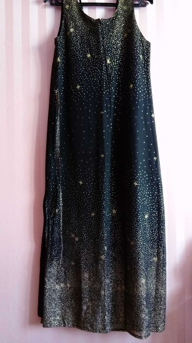 два женских вечерних длинных платья