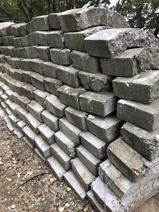 Строителни материали - керемиди, коминни тела, мраморни плочи