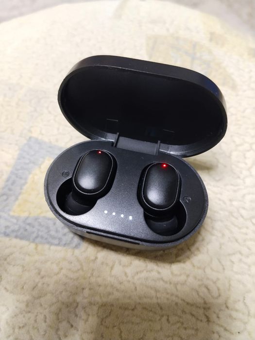 Продам новые блютуз наушники