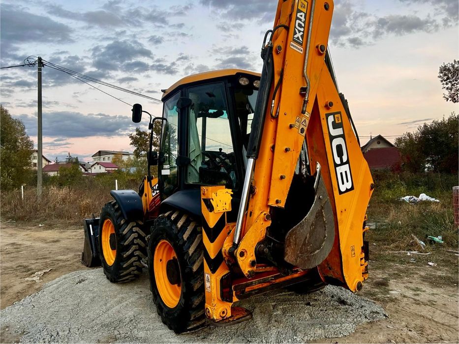 Buldoexcavator JCB