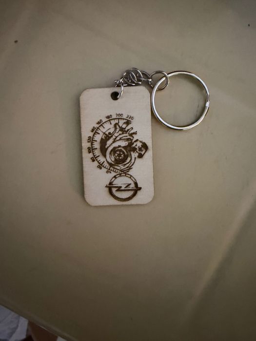 Дървени гравирани ключодържатели