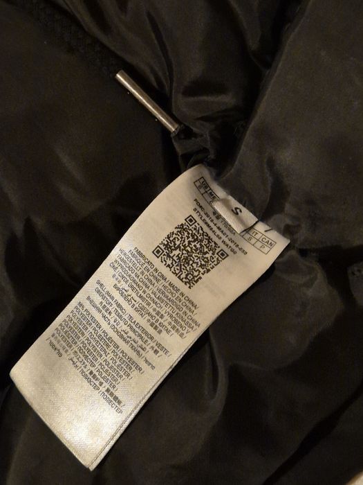 Geaca Guess mărimea M