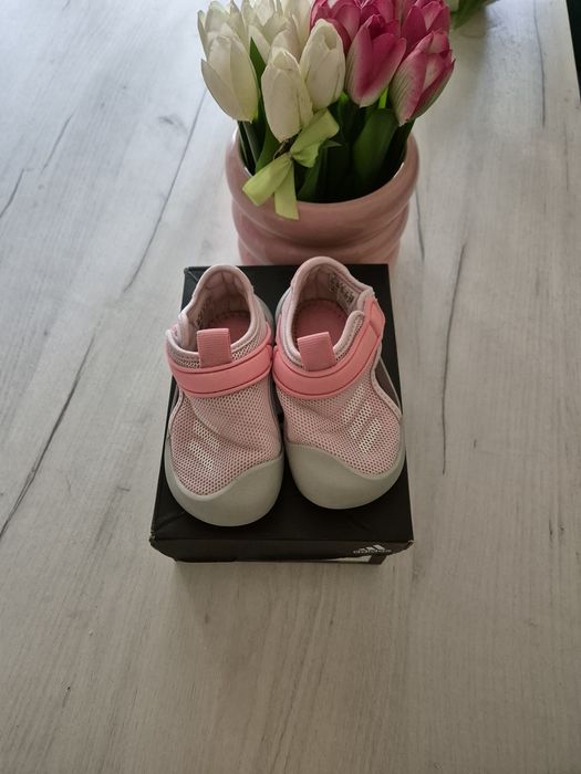 Маратонки ,сандали, обувки