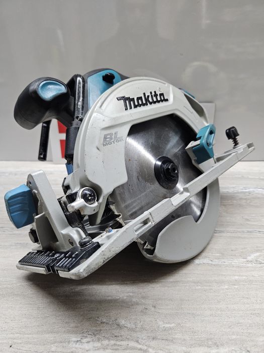 Makita Циркуляр DHS680 18V.
