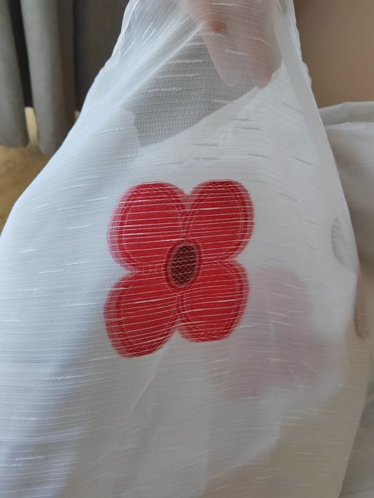 Perdea alba cu flori