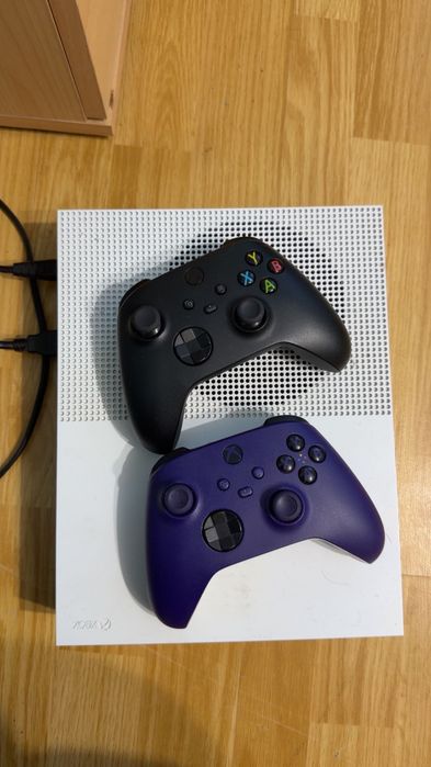 xbox one s 1tb cu 2 manete de seria s