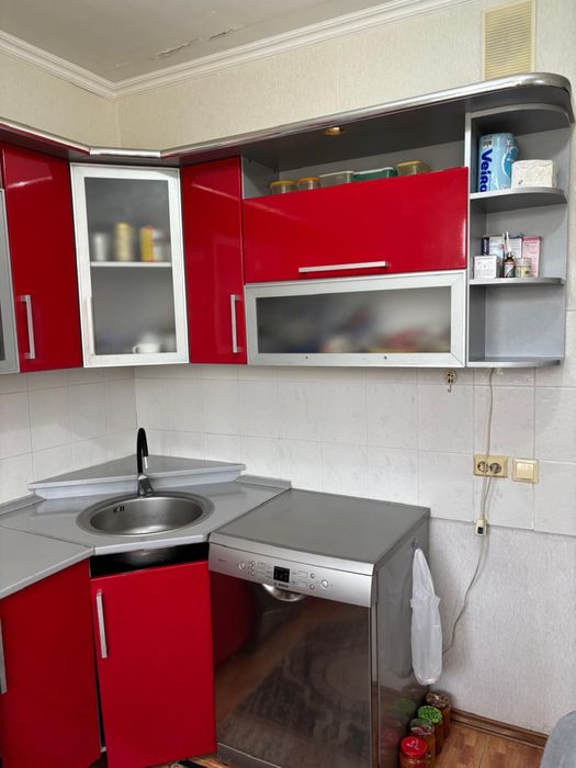 Продам кухонный гарнитур недорого