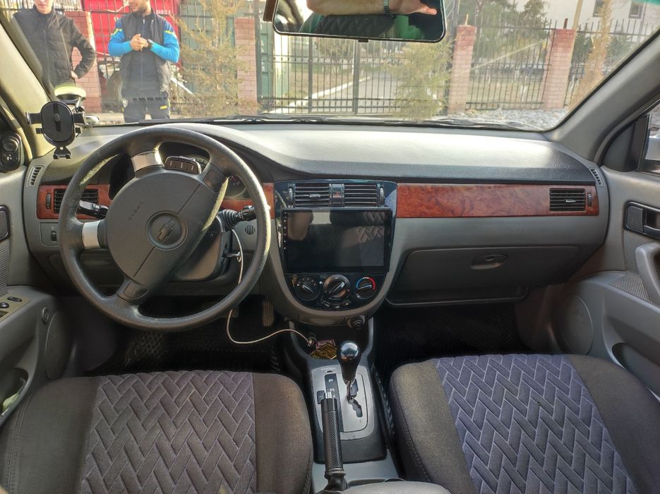 Lavetti 1.6 avtomat 3 pozitsya