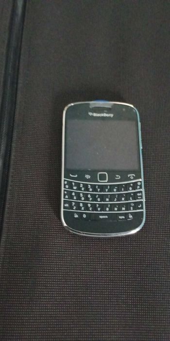 Vand blackberry 9900 in stare impecabila ca- NOU