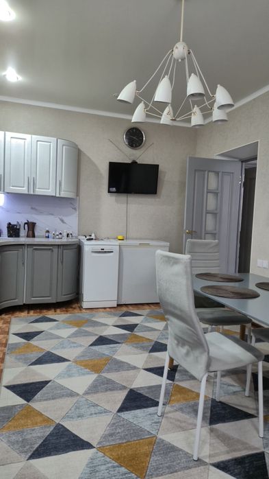 Продаётся 2 дома на одном  участке