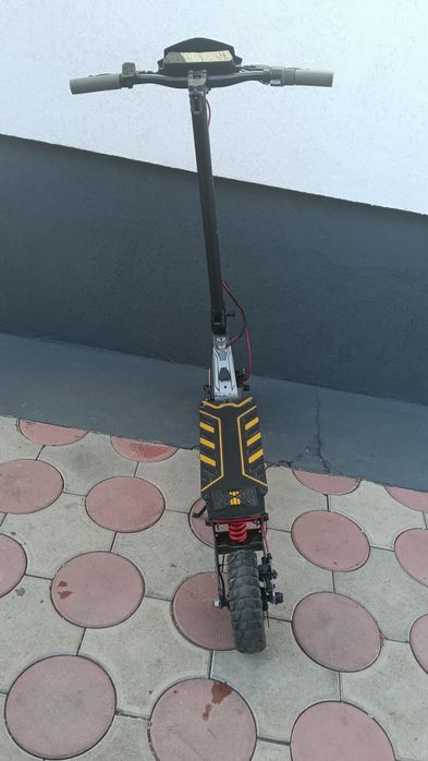 Vând Trotinetă electrică mobix la preț de 1800lei