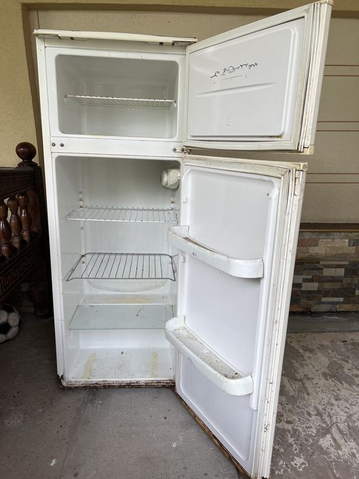 Холодильник snaige срочно сотилади