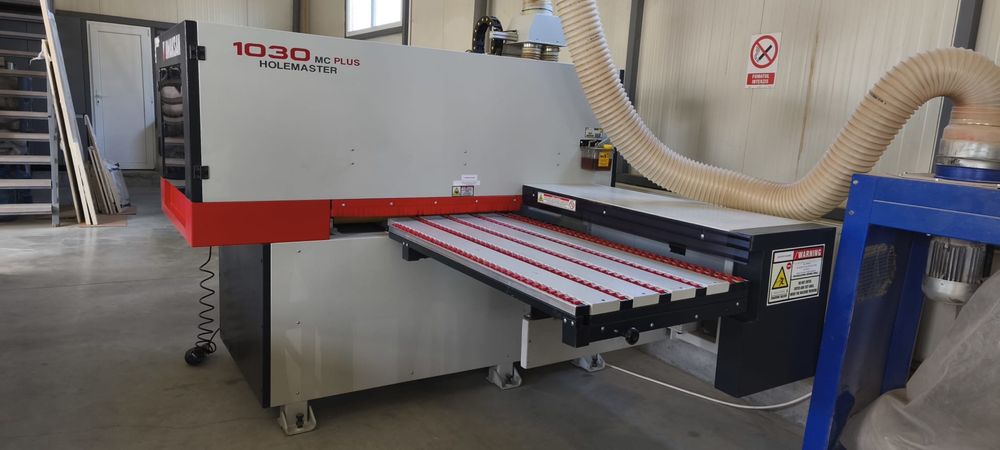Vand masina CNC de gaurit si frezat OMAKSAN HOLEMASTER 1030 MC