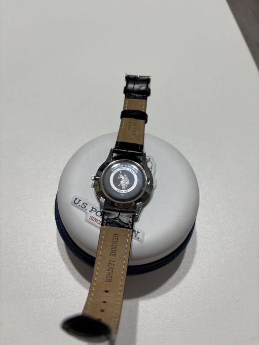 Чисто нов часовник U.S. Polo Assn. с гривна