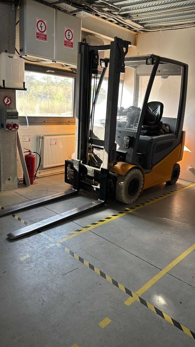 Stivuitor-electrostivuitor Jungheinrich efg 425k - 2.5 tone - electric