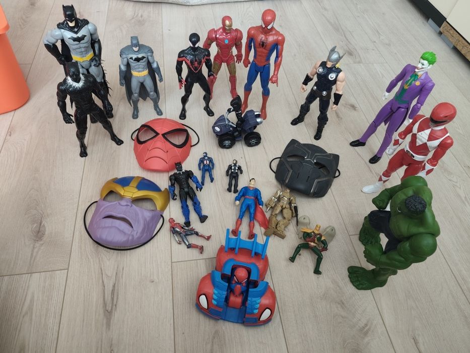 Figurine supereroi