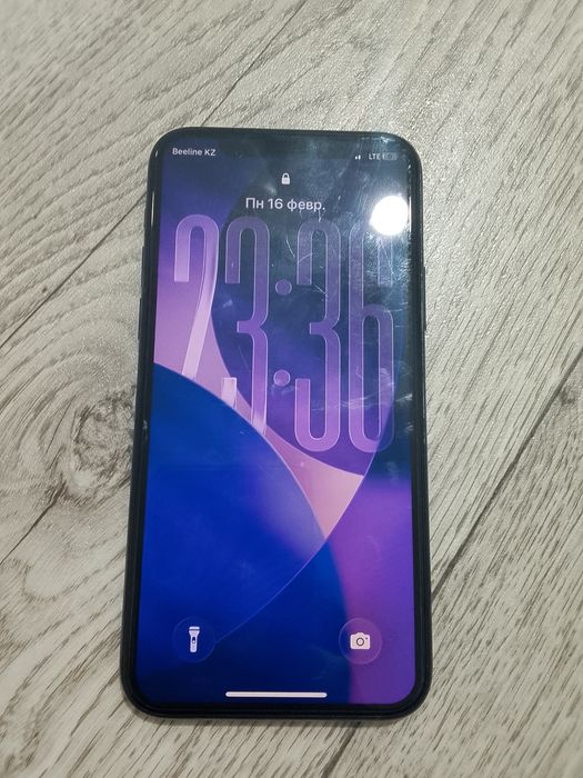 Продам айфон 11 про