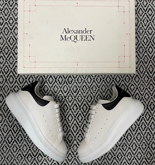 Adidasi Alexander Mcqueen clasic negri/albi black white